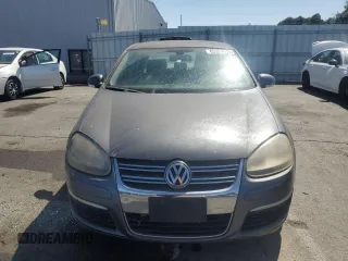 2005 Volkswagen Jetta 2.5L z VIN 3VWRG71K95M619046, wystawiony jako Copart lot #63351685 z przebiegiem 95 052 mil mil oraz Czysty tytuł • Clean title. Historia ofert i sprzedaży dostępna na DreamBid. Obrazek 5.