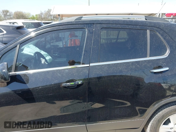 2020 Chevrolet Trax LT with VIN 3GNCJLSB0LL316958, listed as a IAAI auction lot 41786602 with 75,180 mi miles. Bid and sale history available at carsss.com. Image 14.