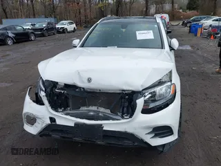 2019 Mercedes-Benz GLC 300 z VIN WDC0G4KB2KV125860, wystawiony jako IAAI lot #41666197 z przebiegiem 66 127 mil mil oraz . Historia ofert i sprzedaży dostępna na DreamBid. Obrazek 12.