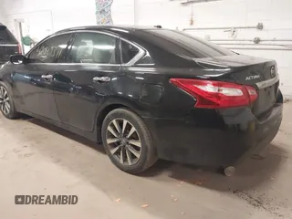 2017 Nissan Altima SV z VIN 1N4AL3AP3HC283714, wystawiony jako IAAI lot #42045311 z przebiegiem 175 090 mil mil oraz . Historia ofert i sprzedaży dostępna na DreamBid. Obrazek 3.