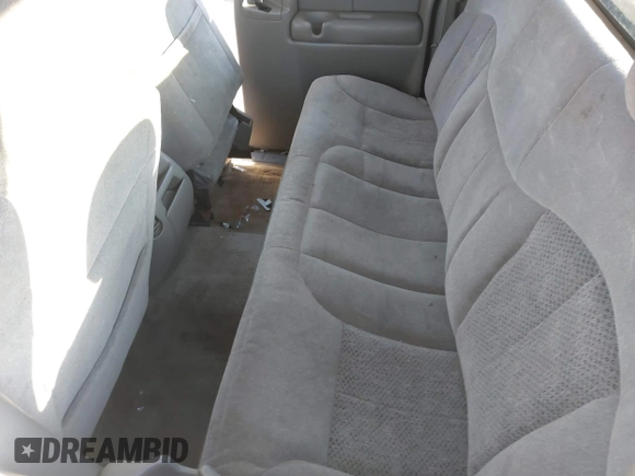 2000 Chevrolet Silverado 1500 LS with VIN 2GCEK19T8Y1253263, listed as a IAAI auction lot 41753116 with 174,610 mi miles. Bid and sale history available at carsss.com. Image 8.