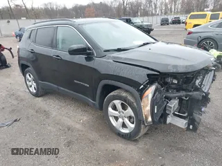 2018 Jeep Compass Latitude z VIN 3C4NJDBB8JT169275, wystawiony jako IAAI lot #41949613 z przebiegiem 56 403 mil mil oraz . Historia ofert i sprzedaży dostępna na DreamBid. Obrazek 1.