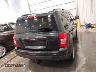 2015 Jeep Patriot Altitude with VIN 1C4NJRBBXFD102560, listed as a IAAI auction lot 42260925 with 183,056 mi miles and . Bid and sale history available at DreamBid. Image 16.