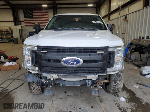 2019 Ford F-250 XL z VIN 1FT7W2B60KEF25754, wystawiony jako Copart lot #58738655 z przebiegiem 102 684 mil mil oraz Czysty tytuł • Clean title. Historia ofert i sprzedaży dostępna na DreamBid. Obrazek 5.