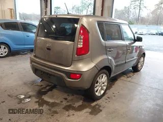2013 Kia Soul with VIN KNDJT2A53D7614734, listed as a IAAI auction lot 41973020 with 72,528 mi miles. Bid and sale history available at carsss.com. Image 4.