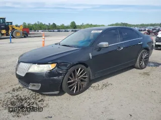 2010 Lincoln MKZ z VIN 3LNHL2GC0AR750937, wystawiony jako Copart lot #52629645 z przebiegiem 151 258 mil mil oraz Szkoda całkowita • Salvage title. Historia ofert i sprzedaży dostępna na DreamBid. Obrazek 1.