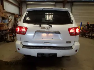 2010 Toyota Sequoia Platinum with VIN 5TDYY5G12AS029540, listed as a Copart auction lot 82955724 with 189,845 mi miles and Clean Title. Bid and sale history available at carsss.com. Image 6.