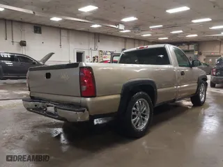 2000 Chevrolet Silverado 1500 with VIN 1GCEC14V9YE408018, listed as a IAAI auction lot 41339820 with 261,720 mi miles. Bid and sale history available at carsss.com. Image 4.