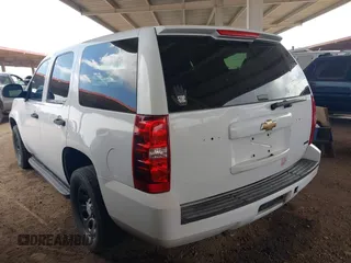 2008 Chevrolet Tahoe Police z VIN 1GNEC03028R158542, wystawiony jako IAAI lot #42194552 z przebiegiem 225 545 mil mil oraz . Historia ofert i sprzedaży dostępna na DreamBid. Obrazek 3.