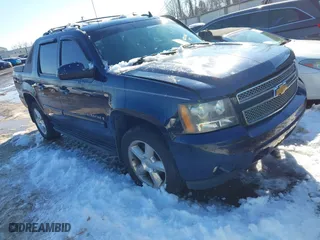 2007 Chevrolet Avalanche LTZ with VIN 3GNFK12377G195352, listed as a IAAI auction lot 41333317 with 265,202 mi miles. Bid and sale history available at carsss.com. Image 1.