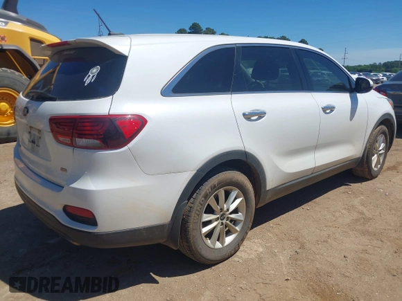 2019 Kia Sorento L z VIN 5XYPG4A37KG511454, wystawiony jako IAAI lot #42088735 z przebiegiem 157 599 mil mil oraz . Historia ofert i sprzedaży dostępna na DreamBid. Obrazek 4.
