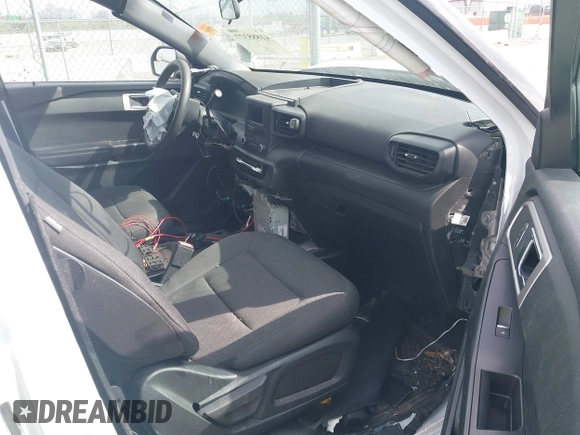 2020 Ford Police Interceptor Utility z VIN 1FM5K8AB8LGC51287, wystawiony jako IAAI lot #41885377 z przebiegiem 83 563 mil mil oraz . Historia ofert i sprzedaży dostępna na DreamBid. Obrazek 5.
