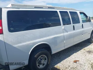 2006 Chevrolet Express Passenger with VIN 1GAHG39U161100741, listed as a IAAI auction lot 42606645 with Not provided miles and . Bid and sale history available at DreamBid. Image 4.