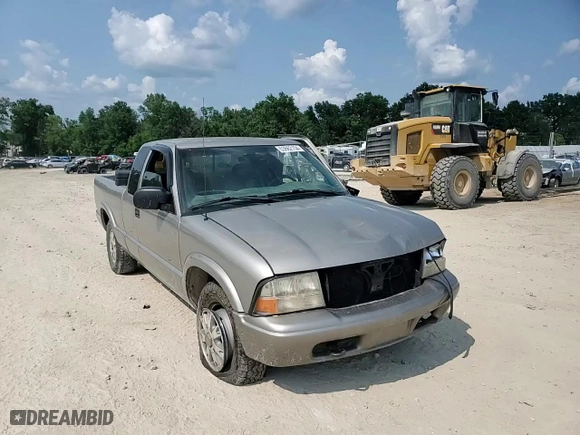 2003 GMC Sonoma SLS with VIN 1GTDT19X038102919, listed as a Copart auction lot 63662154 with 0 mi miles and Salvage Title. Bid and sale history available at carsss.com. Image 11.