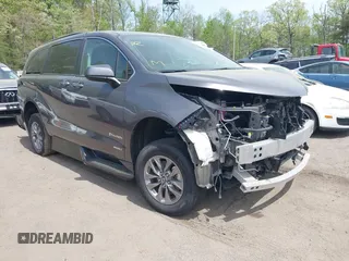 2021 Toyota Sienna XLE with VIN 5TDJRKEC3MS065212, listed as a IAAI auction lot 42086801 with 22,602 mi miles and . Bid and sale history available at DreamBid. Image 1.