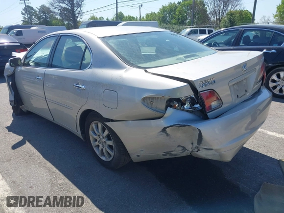 2003 Lexus ES 300 with VIN JTHBF30G530134530, listed as a IAAI auction lot 41875938 with 233,424 mi miles. Bid and sale history available at carsss.com. Image 3.