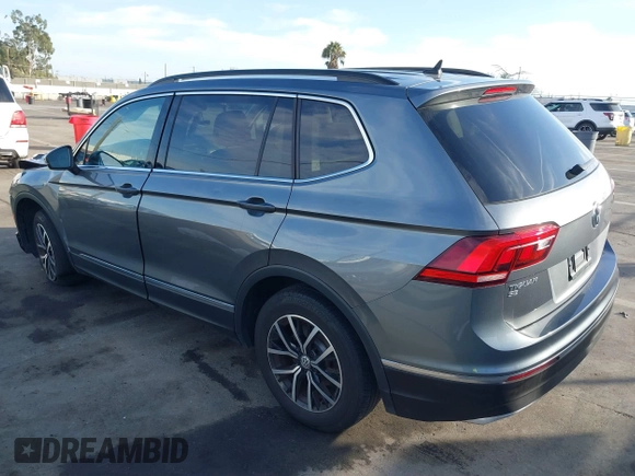 2021 Volkswagen Tiguan SE with VIN 3VV3B7AX8MM071303, listed as a IAAI auction lot 41109686 with 40,684 mi miles and . Bid and sale history available at DreamBid. Image 3.