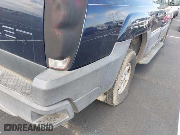 2005 Chevrolet Avalanche LS with VIN 3GNEC12Z65G130261, listed as a IAAI auction lot 41880097 with 209,217 mi miles and . Bid and sale history available at DreamBid. Image 6.