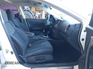 2014 Nissan Maxima SV z VIN 1N4AA5AP5EC482907, wystawiony jako IAAI lot #41885801 z przebiegiem 186 364 mil mil oraz . Historia ofert i sprzedaży dostępna na DreamBid. Obrazek 5.