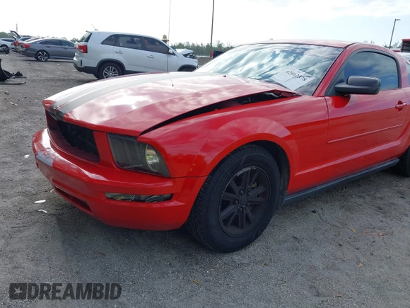 2008 Ford Mustang Deluxe with VIN 1ZVHT80N885207607, listed as a IAAI auction lot 42012378 with 147,346 mi miles. Bid and sale history available at carsss.com. Image 6.