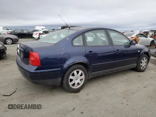 2001 Volkswagen Passat z VIN WVWAC63BX1P015545, wystawiony jako Copart lot #82040074 z przebiegiem 125 640 mil mil oraz Czysty tytuł • Clean title. Historia ofert i sprzedaży dostępna na DreamBid. Obrazek 3.