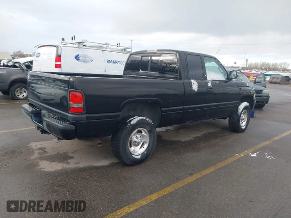 1999 Dodge 1500 with VIN 3B7HF13Z4XM579695, listed as a IAAI auction lot 41795036 with 117,785 mi miles and . Bid and sale history available at DreamBid. Image 4.