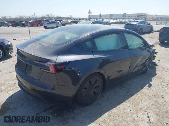2024 Tesla Model 3 z VIN 5YJ3E1EA5RF843972, wystawiony jako IAAI lot #41873089 z przebiegiem 9 788 mil mil oraz . Historia ofert i sprzedaży dostępna na DreamBid. Obrazek 4.
