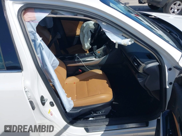 2017 Lexus IS with VIN JTHBA1D22H5059054, listed as a IAAI auction lot 41943420 with 88,658 mi miles. Bid and sale history available at carsss.com. Image 5.