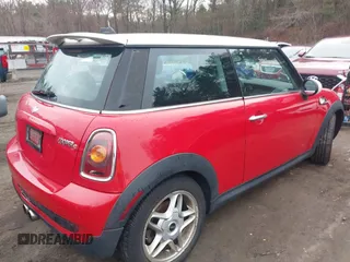 2007 MINI Hardtop S with VIN WMWMF73597TT83782, listed as a IAAI auction lot 41120914 with 80,249 mi miles and . Bid and sale history available at DreamBid. Image 4.