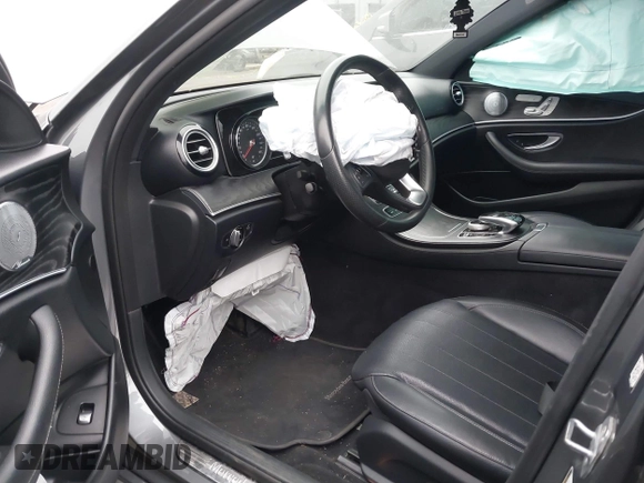 2018 Mercedes-Benz E-Class E 300 with VIN WDDZF4JB0JA433719, listed as a IAAI auction lot 41728360 with 46,848 mi miles. Bid and sale history available at carsss.com. Image 20.