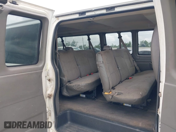 2012 Chevrolet Express Passenger 1LT z VIN 1GAZG1FG9C1129455, wystawiony jako IAAI lot #42105765 z przebiegiem 150 090 mil mil oraz . Historia ofert i sprzedaży dostępna na DreamBid. Obrazek 8.
