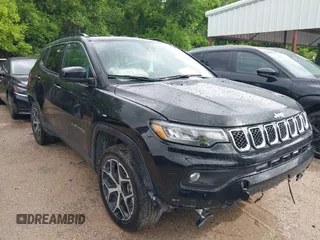 2024 Jeep Compass Latitude with VIN 3C4NJDBN6RT606146, listed as a IAAI auction lot 42123381 with 36,628 mi miles. Bid and sale history available at carsss.com. Image 1.