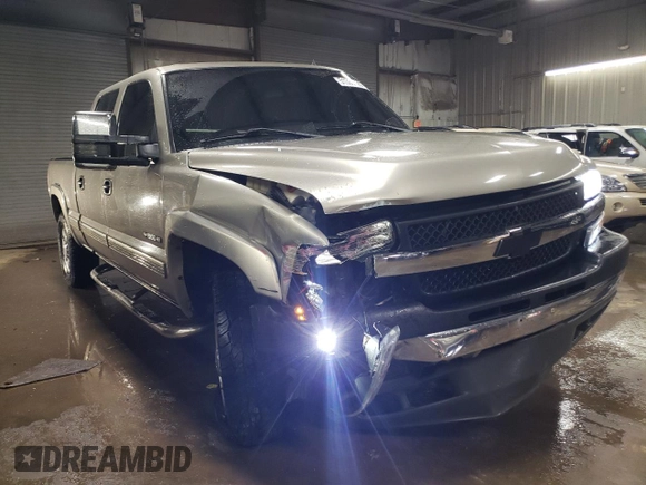 2002 Chevrolet Silverado 1500HD LT z VIN 1GCGK13U12F107247, wystawiony jako Copart lot #51386725 z przebiegiem 201 242 mil mil oraz Szkoda całkowita • Salvage title. Historia ofert i sprzedaży dostępna na DreamBid. Obrazek 4.