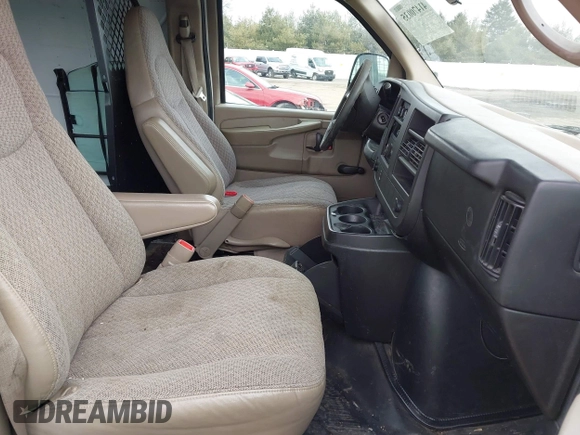 2008 Chevrolet Express Cargo Van with VIN 1GCGG25C081217403, listed as a IAAI auction lot 41470035 with 0 mi miles. Bid and sale history available at carsss.com. Image 5.