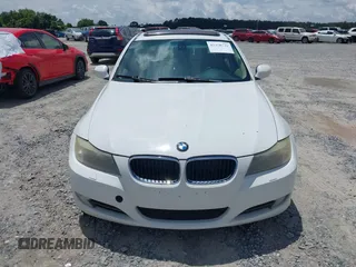 2009 BMW 3 Series 328i xDrive z VIN WBAPK53509A513170, wystawiony jako IAAI lot #42378731 z przebiegiem 194 493 mil mil oraz . Historia ofert i sprzedaży dostępna na DreamBid. Obrazek 6.