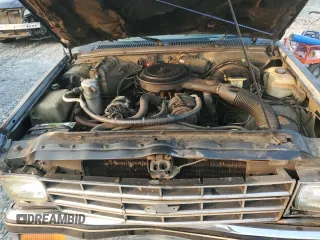 1988 Chevrolet Blazer z VIN 1GNCS18R7J8221699, wystawiony jako Copart lot #59299785 z przebiegiem 307 873 mil mil oraz Czysty tytuł • Clean title. Historia ofert i sprzedaży dostępna na DreamBid. Obrazek 12.