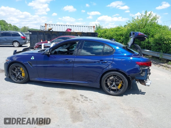2020 Alfa Romeo Giulia Quadrifoglio with VIN ZARFAMEV7L7632532, listed as a IAAI auction lot 42191025 with 31,703 mi miles and . Bid and sale history available at DreamBid. Image 15.