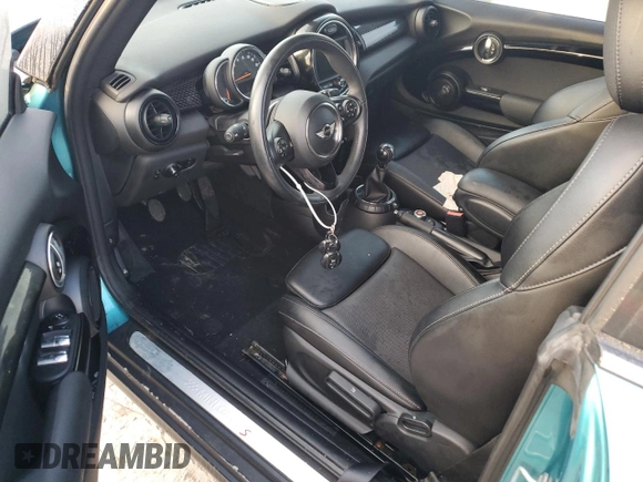 2017 MINI Convertible Cooper S z VIN WMWWG9C38H3A92775, wystawiony jako Copart lot #76286724 z przebiegiem Nie podano mil oraz Szkoda całkowita • Salvage title. Historia ofert i sprzedaży dostępna na DreamBid. Obrazek 8.