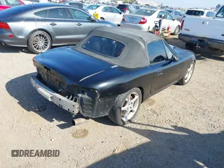 2001 Mazda MX-5 Miata z VIN JM1NB353X10201894, wystawiony jako IAAI lot #42489270 z przebiegiem 207 490 mil mil oraz . Historia ofert i sprzedaży dostępna na DreamBid. Obrazek 4.