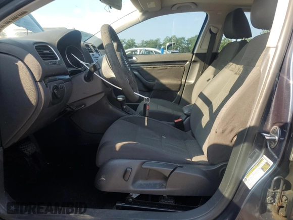 2010 Volkswagen Jetta S z VIN 3VWKZ7AJ4AM647401, wystawiony jako Copart lot #63454595 z przebiegiem 207 145 mil mil oraz Szkoda całkowita • Salvage title. Historia ofert i sprzedaży dostępna na DreamBid. Obrazek 7.