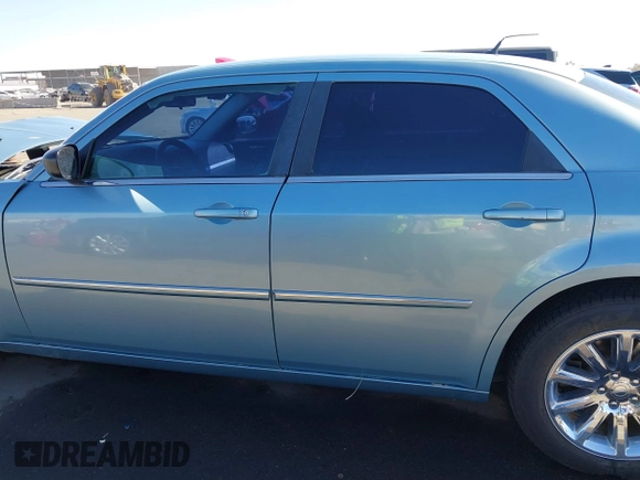 2008 Chrysler 300 LX with VIN 2C3KA43R08H267996, listed as a IAAI auction lot 41651603 with 188,760 mi miles. Bid and sale history available at carsss.com. Image 14.