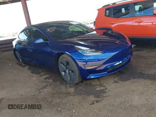 2023 Tesla Model 3 z VIN 5YJ3E1EA2PF557011, wystawiony jako IAAI lot #42347980 z przebiegiem 15 358 mil mil oraz . Historia ofert i sprzedaży dostępna na DreamBid. Obrazek 1.