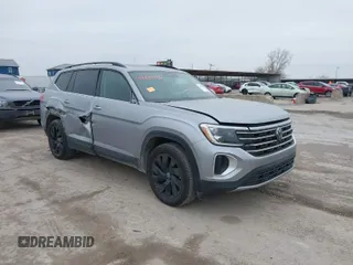 2024 Volkswagen Atlas SE z VIN 1V2JR2CA1RC537982, wystawiony jako IAAI lot #41429786 z przebiegiem 33 846 mil mil oraz . Historia ofert i sprzedaży dostępna na DreamBid. Obrazek 1.