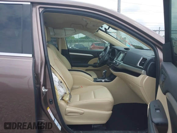 2018 Toyota Highlander LE с VIN 5TDBZRFH6JS812871, выставлен на аукционе IAAI как лот 42373213 с пробегом 33 024 миль миль и . История ставок и продаж доступна на DreamBid. Изображение 5.