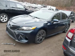 2020 Toyota Camry SE with VIN 4T1G11AK6LU983759, listed as a IAAI auction lot 41727151 with 73,331 mi miles. Bid and sale history available at carsss.com. Image 2.