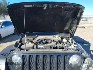2020 Jeep Wrangler Unlimited Sport Altitude z VIN 1C4HJXDG0LW171400, wystawiony jako IAAI lot #41373446 z przebiegiem 82 113 mil mil oraz . Historia ofert i sprzedaży dostępna na DreamBid. Obrazek 10.