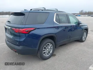 2023 Chevrolet Traverse LT z VIN 1GNEVHKW0PJ120044, wystawiony jako IAAI lot #42002348 z przebiegiem 48 795 mil mil oraz . Historia ofert i sprzedaży dostępna na DreamBid. Obrazek 4.