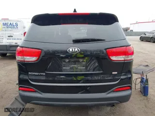 2016 Kia Sorento LX with VIN 5XYPG4A33GG003845, listed as a IAAI auction lot 41740973 with 73,234 mi miles. Bid and sale history available at carsss.com. Image 17.