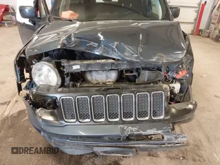 2020 Jeep Renegade Latitude with VIN ZACNJBBB0LPL29886, listed as a IAAI auction lot 41499830 with 61,029 mi miles and . Bid and sale history available at DreamBid. Image 12.