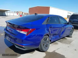 2021 Hyundai Elantra SEL with VIN KMHLS4AGXMU065233, listed as a IAAI auction lot 41675696 with 32,897 mi miles. Bid and sale history available at carsss.com. Image 4.